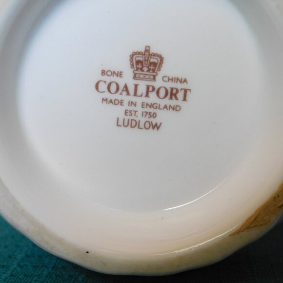 Coalport Ludlow 4 inch bud vase no gold trim near mint condition - Picture 6 of 6